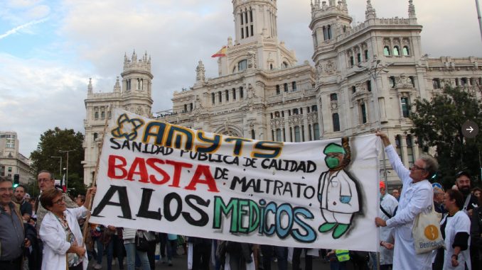 Manifestación en Madrid por la sanidad en la que participó Amyts.