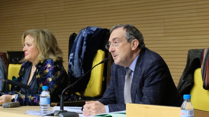 Mercedes Ortín y Leandro Catalán, representantes de los Sindicatos Médicos de Aragón.