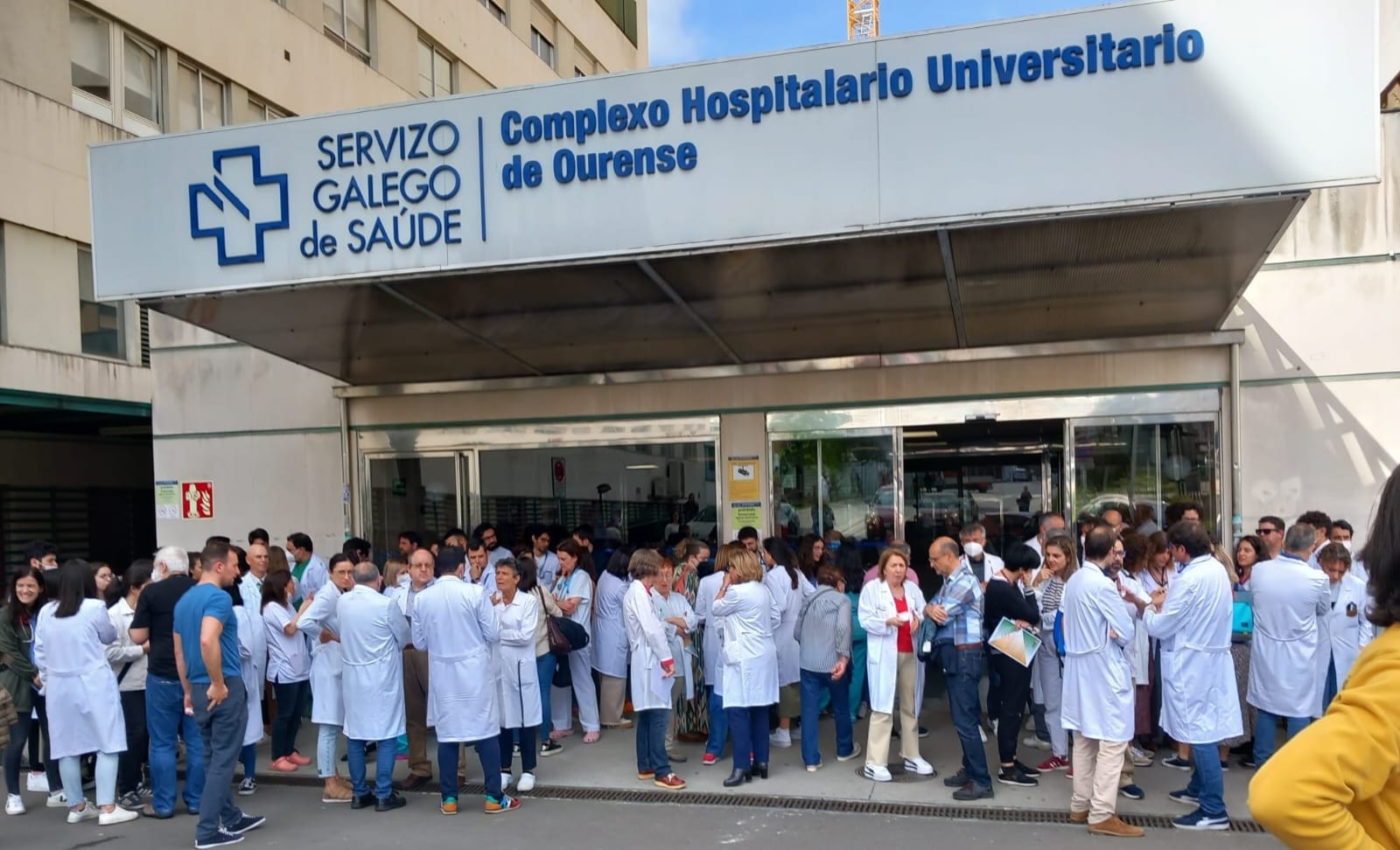 Momento de la concentración en el Hospital Álvaro Cunqueiro. 