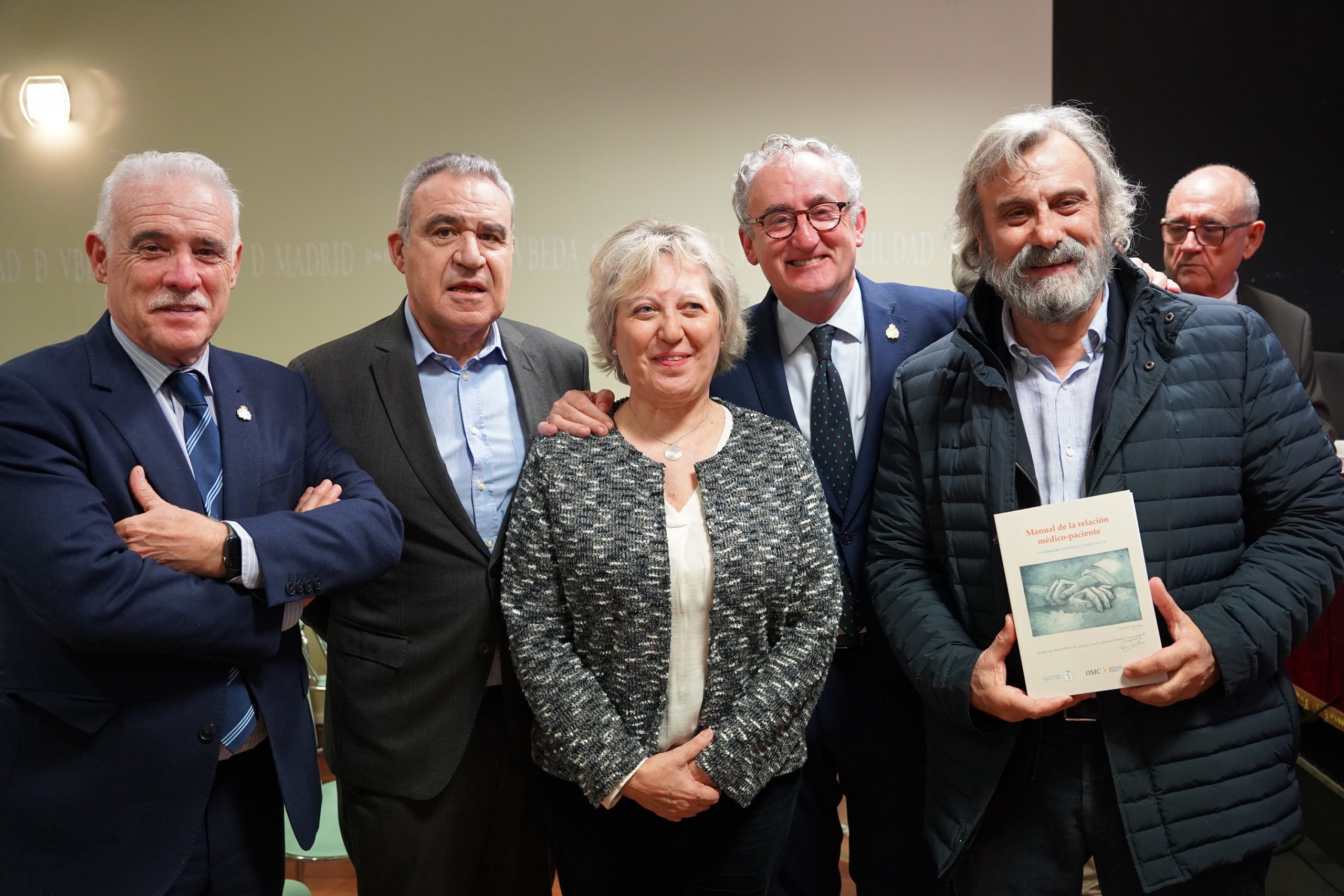 Enrique Gilabert (CGCOM), José María Rodríguez (CGCOM), Cristina Avendaño (FACME), Tomás Cobo (CGCOM) y Miguel Lázaro (CESM) como representantes del Foro de la Profesión.
