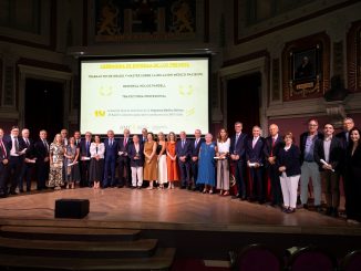Foto de todos los premiados en el acto.