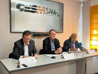Rafael Ojeda, Víctor Pedrera y Miguel Lázaro en un momento de la rueda de prensa.