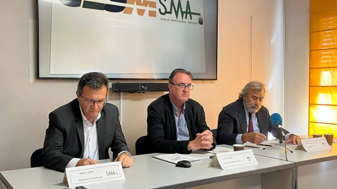 Rafael Ojeda, Víctor Pedrera y Miguel Lázaro en un momento de la rueda de prensa.