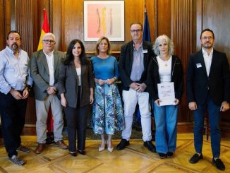 Los responsables de CESM junto a los diputados de VOX.