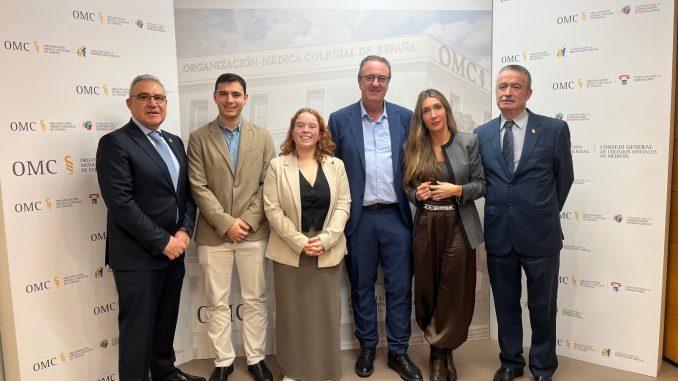La presidenta y el vicepresidente de Asuntos Externos de CEEM junto al secretario general de CESM en un acto en la OMC.