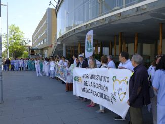 Concentración en el Miguel Servet.