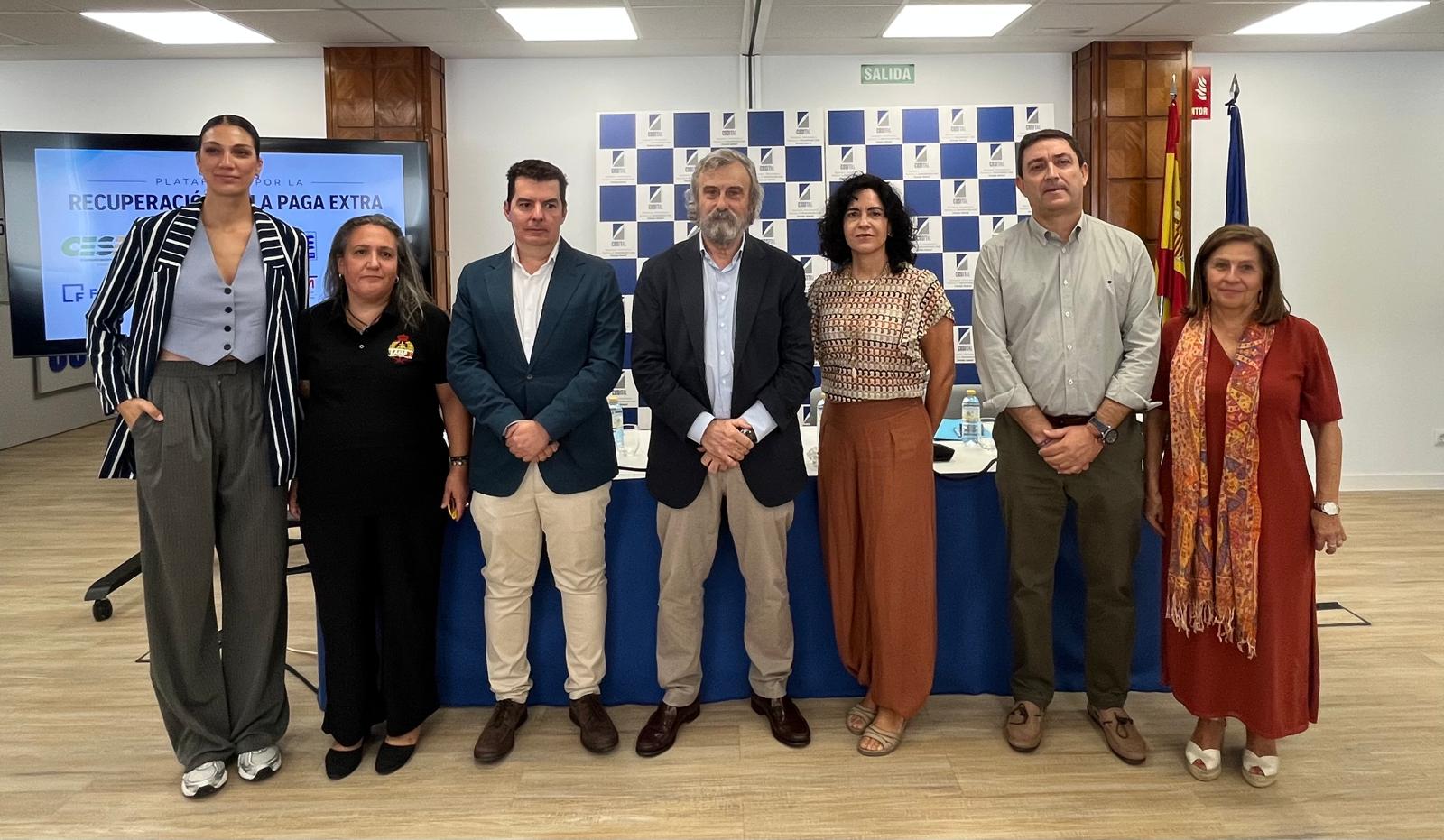 Los responsables sindicales antes del acto.