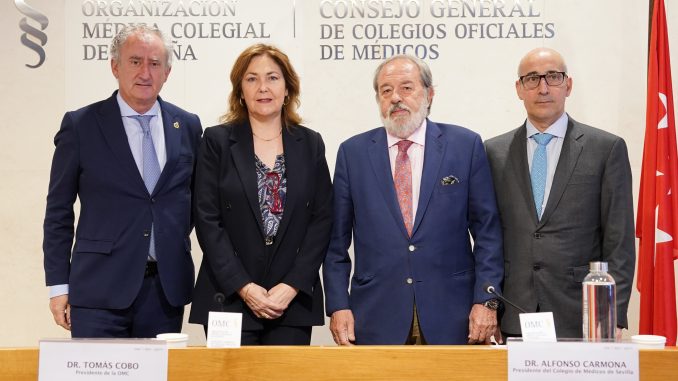 Los representantes del CGCOM del Foro. Los representantes del CGCOM del Foro.