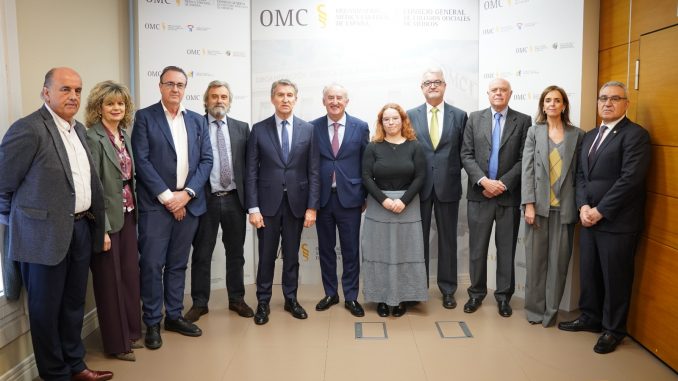 Los representantes del Foro y del PP.