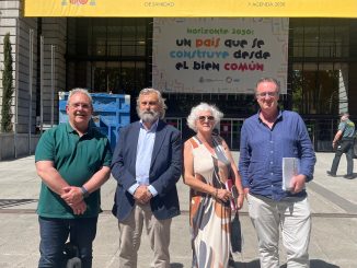 Los representantes del Comité de Huelga antes de la reunión con el ministerio. Foto CESM.