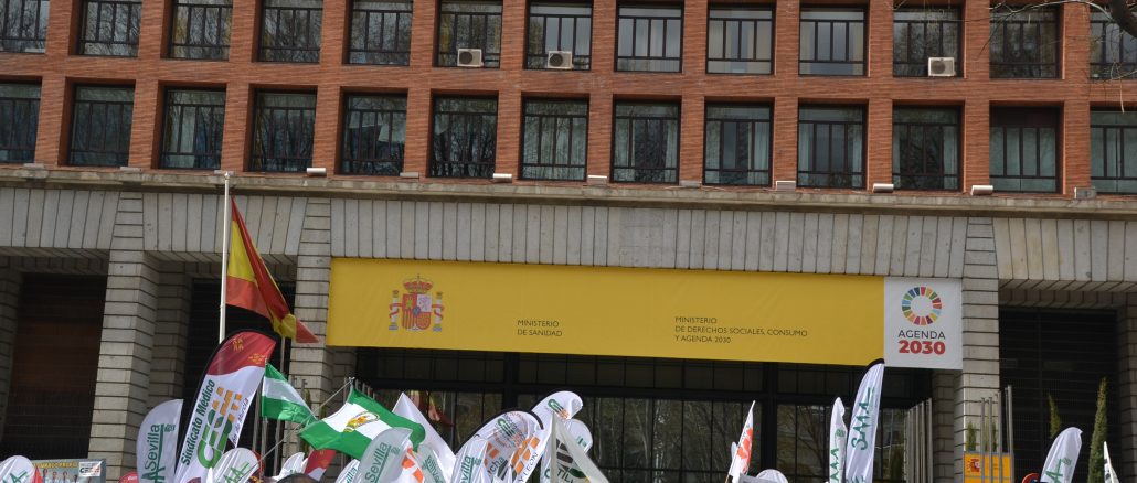 Manifestación en Madrid frente al Ministerio de Sanidad.